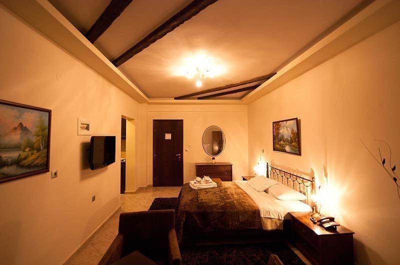 Nostos Hotel Káto Loutrákion Zimmer foto