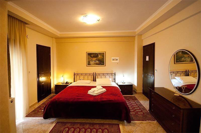 Nostos Hotel Káto Loutrákion Zimmer foto