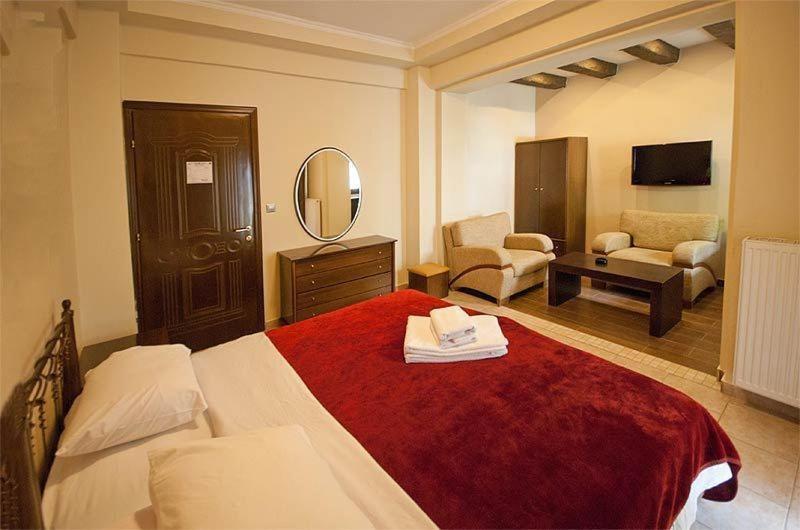 Nostos Hotel Káto Loutrákion Zimmer foto