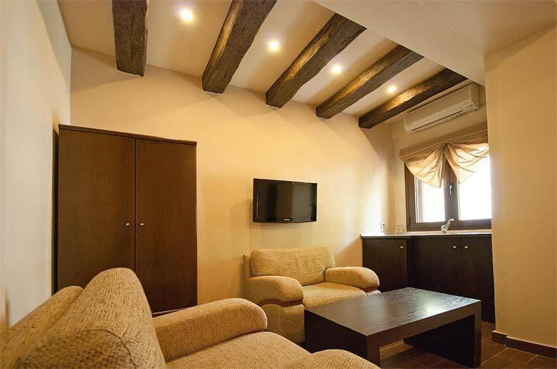Nostos Hotel Káto Loutrákion Zimmer foto