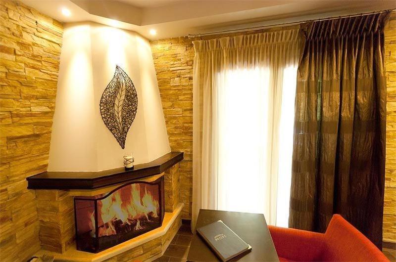 Nostos Hotel Káto Loutrákion Zimmer foto