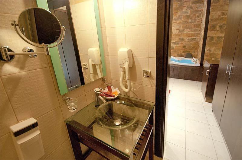 Nostos Hotel Káto Loutrákion Zimmer foto