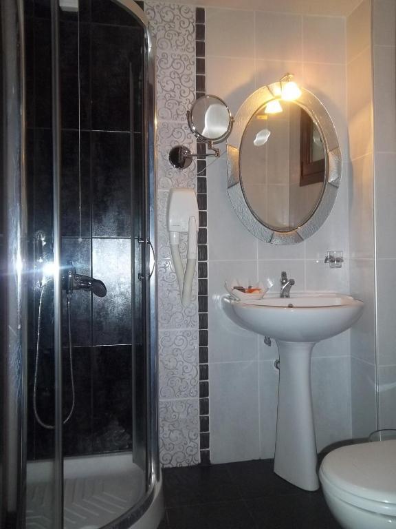 Nostos Hotel Káto Loutrákion Zimmer foto